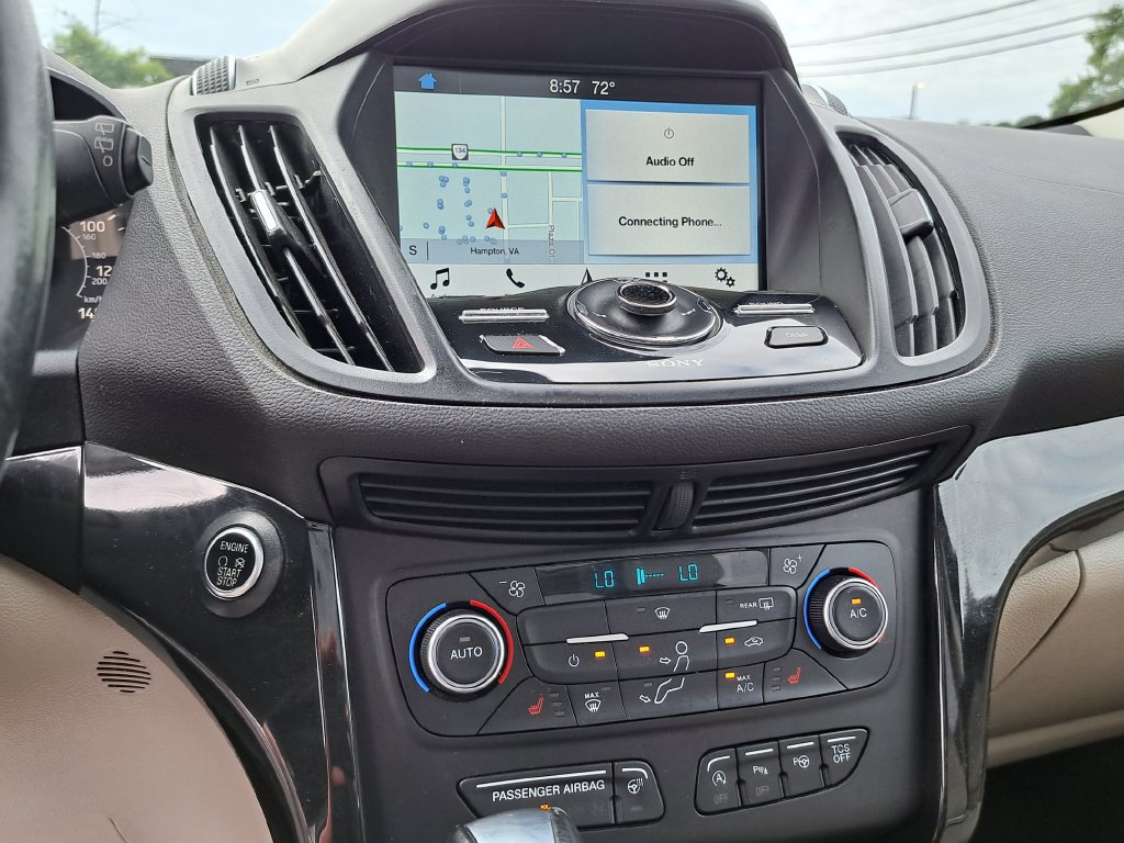 Used 2018 Ford Escape Titanium w/ Ford Safe & Smart Package FWD image 11