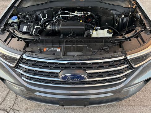 Used 2022 Ford Explorer XLT w/ Equipment Group 202A AWD/4WD image 42