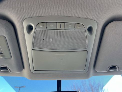 Used 2018 Nissan Rogue S image 38