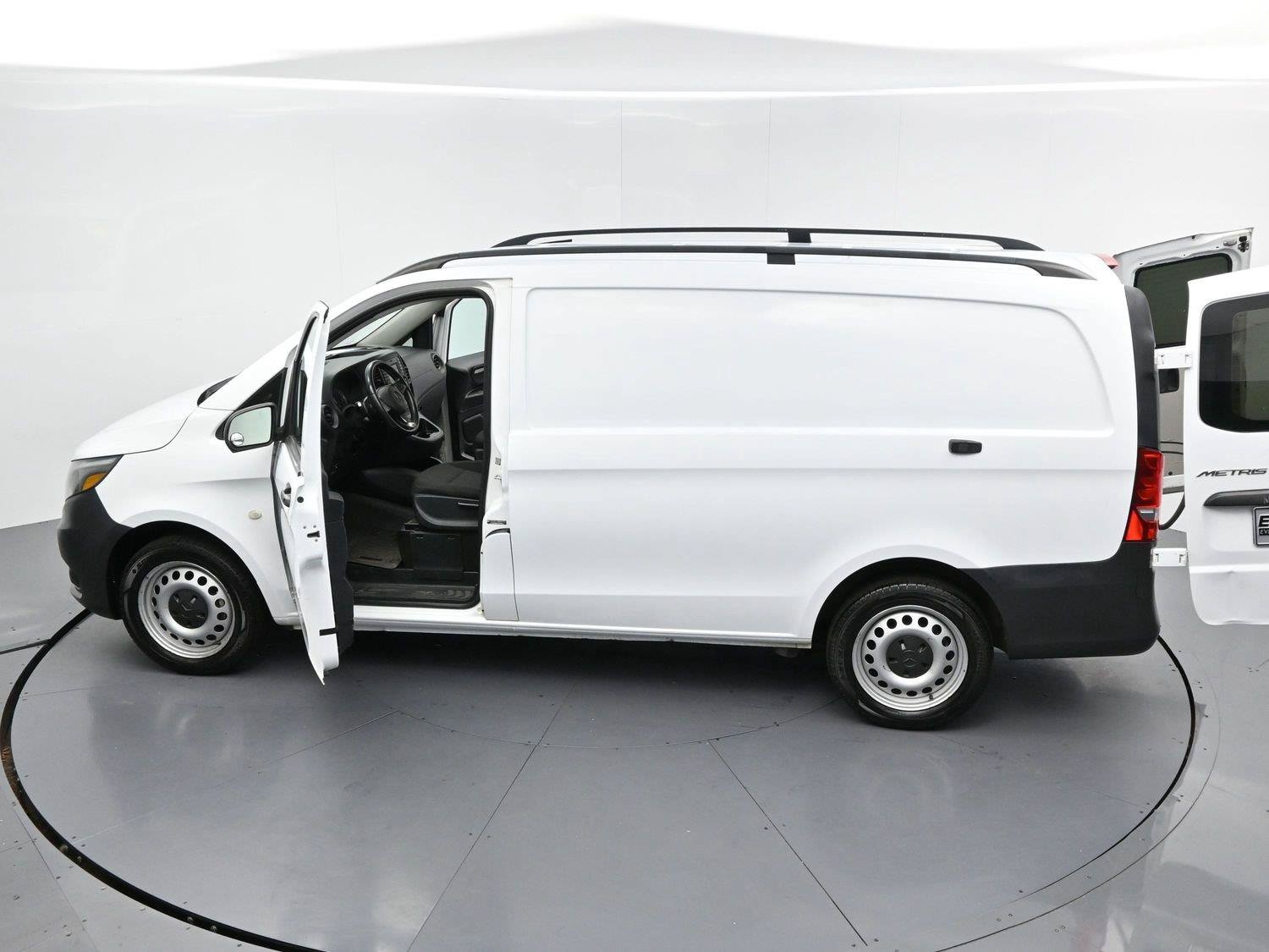 Used 2016 Mercedes-Benz Metris image 34