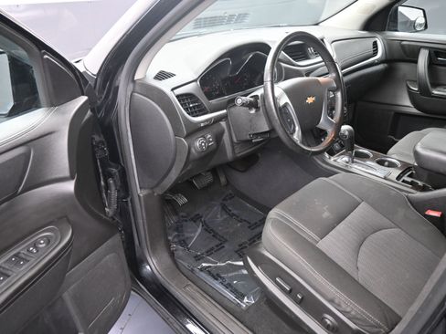 Used 2016 Chevrolet Traverse LT w/ Style and Technology Package image 12