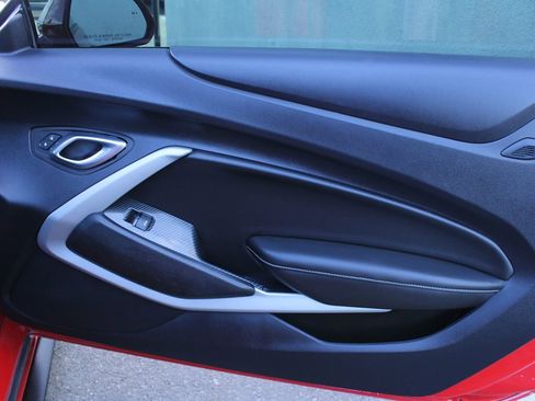 Used 2017 Chevrolet Camaro SS image 18