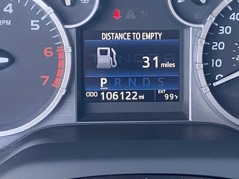 Used 2017 Toyota Tundra SR5 AWD/4WD image 30