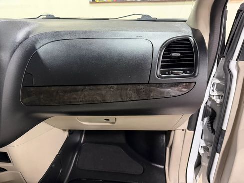 Used 2015 Dodge Grand Caravan SE w/ Quick Order Package 29E SE FWD image 33