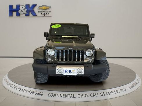 Used 2015 Jeep Wrangler Unlimited Sahara w/ Dual Top Group AWD/4WD image 2