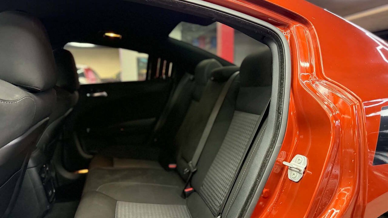 Used 2022 Dodge Charger R/T w/ Blacktop Package RWD image 14
