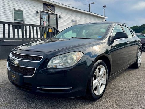 Used 2009 Chevrolet Malibu LS FWD image 1