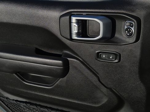 Used 2024 Jeep Wrangler Sport S image 23