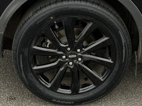 Used 2022 Lincoln Nautilus Reserve w/ Equipment Group 201A image 7