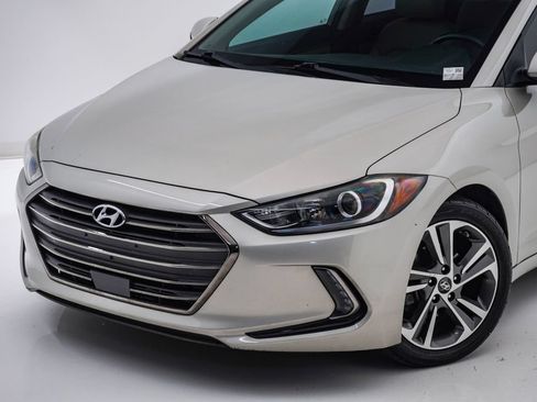 Used 2017 Hyundai Elantra Limited w/ Limited Ultimate Package 05 FWD image 4