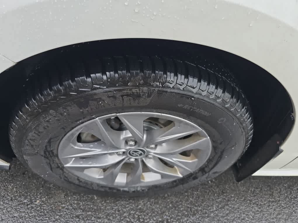 Used 2021 Toyota Sienna XLE AWD/4WD image 4