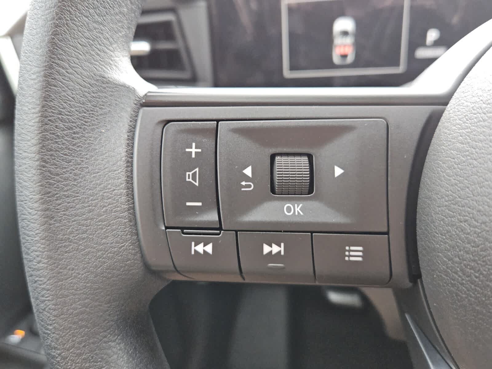 Used 2025 Nissan Kicks SV FWD image 12