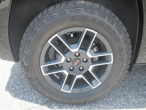 New 2027 GMC Terrain AT4 w/ Convenience Package III AWD/4WD image 8