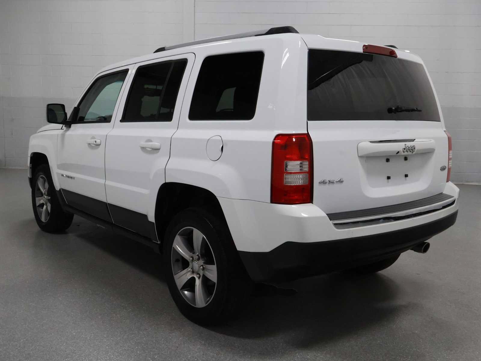 Used 2017 Jeep Patriot High Altitude AWD/4WD image 3