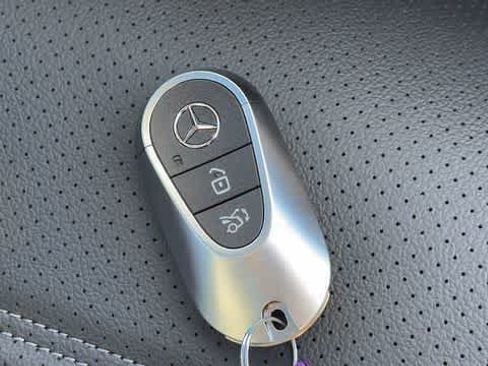 Certified 2026 Mercedes-Benz GLC 300 4MATIC image 9