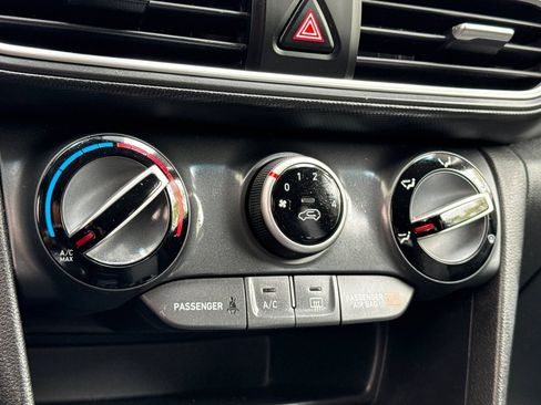 Used 2018 Hyundai Kona SE image 22