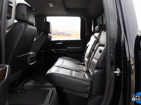 Used 2022 GMC Sierra 2500 Denali w/ Denali Black Diamond Edition AWD/4WD image 17