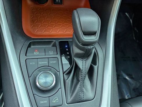 Used 2019 Toyota RAV4 Adventure image 12