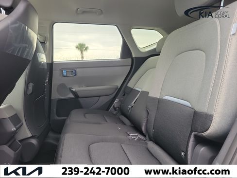 New 2027 Kia Seltos S FWD image 15