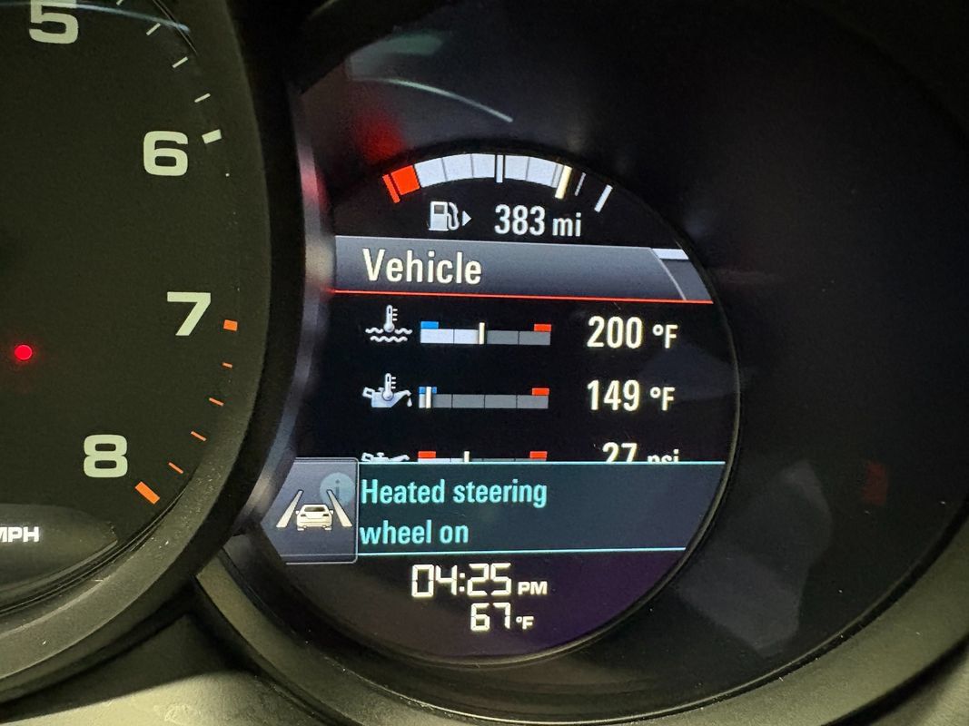Used 2018 Porsche Macan AWD/4WD image 21