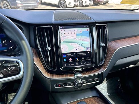 Certified 2023 Volvo XC60 B5 Plus w/ Climate Package AWD/4WD image 7