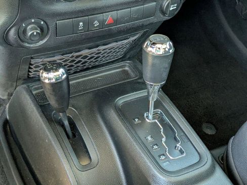 Used 2018 Jeep Wrangler Unlimited Sport S image 13