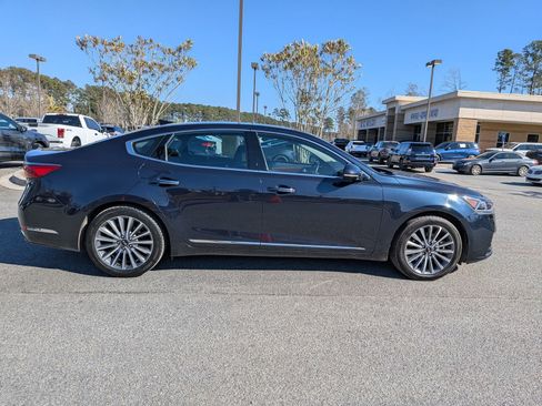 Used 2017 Kia Cadenza Technology image 3