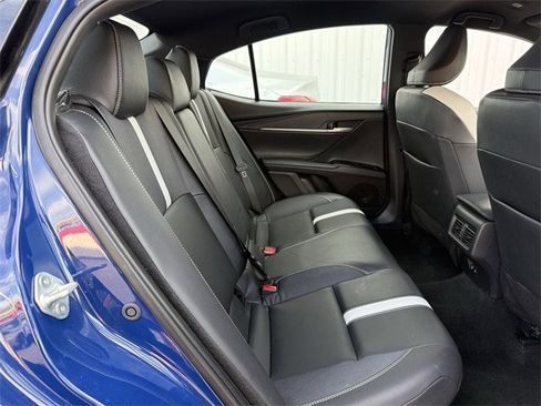 Used 2025 Toyota Camry SE image 31