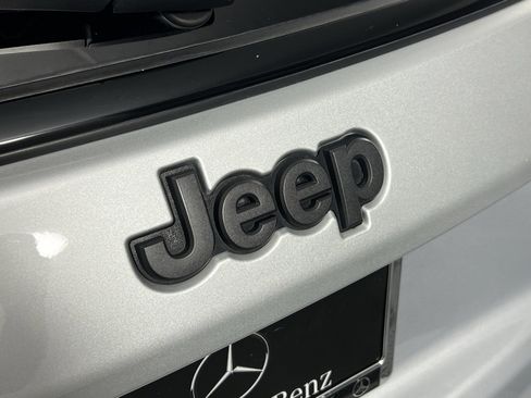 Used 2024 Jeep Compass Trailhawk image 32