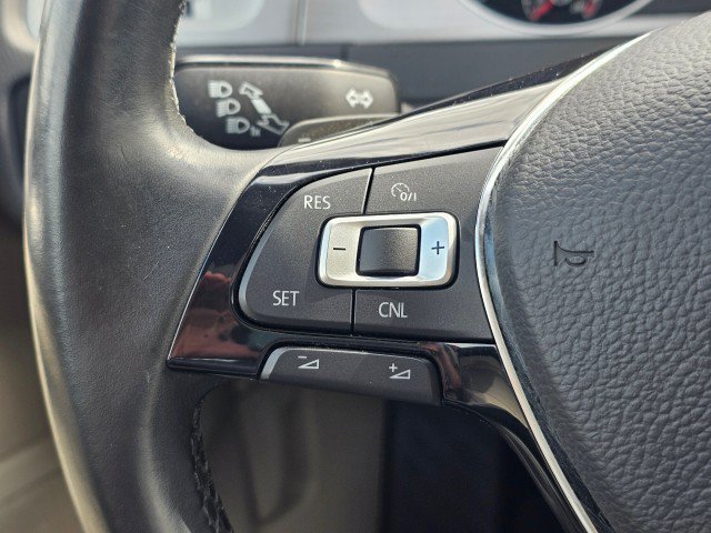 Used 2017 Volkswagen Golf S AWD/4WD image 31