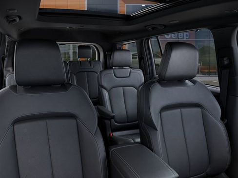 New 2025 Jeep Grand Cherokee L Limited w/ Luxury Tech Group II AWD/4WD image 26