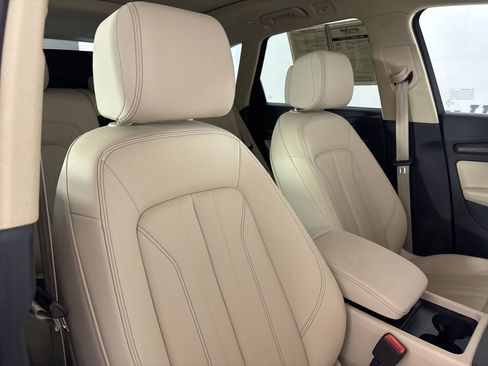Used 2023 Audi Q5 2.0T Premium w/ Convenience Package AWD/4WD image 31