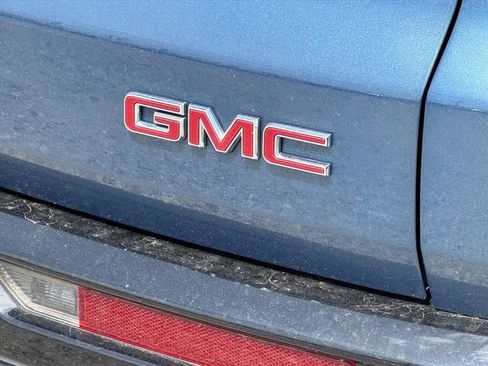 Used 2025 GMC Acadia Denali FWD image 6