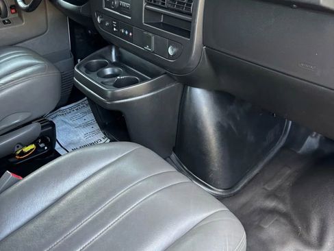 Used 2021 Chevrolet Express 2500 w/ Driver Convenience Package image 15