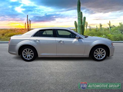 Used 2012 Chrysler 300 Limited RWD image 11