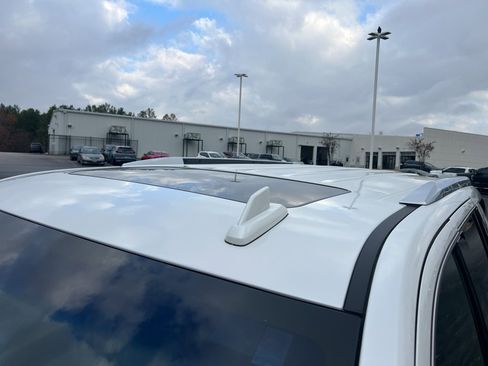 Used 2018 Cadillac Escalade Platinum image 7