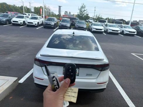Used 2023 Honda Accord Sport image 8