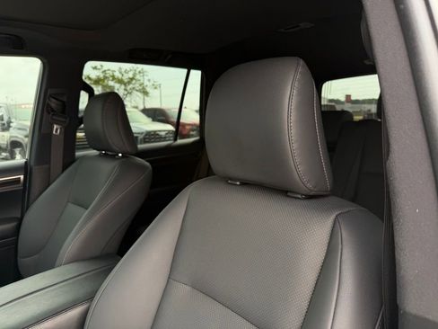Used 2023 Lexus GX 460 Premium w/ Premium Plus Package AWD/4WD image 11