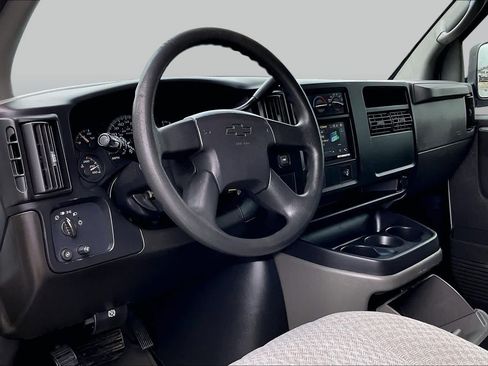 Used 2007 Chevrolet Express 3500 Extended Passenger w/ LT Preferred Equipment Group RWD image 15