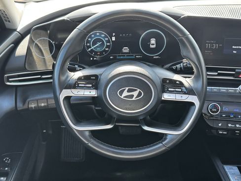 Used 2024 Hyundai Elantra Limited image 16