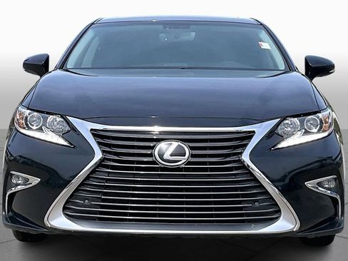 Used 2016 Lexus ES 350 w/ Navigation System Package image 4