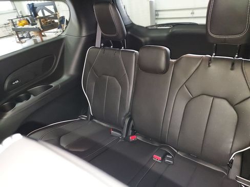 New 2026 Chrysler Pacifica Limited w/ S Appearance Package FWD image 30