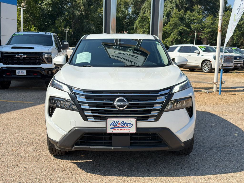 Used 2024 Nissan Rogue SV AWD/4WD image 15