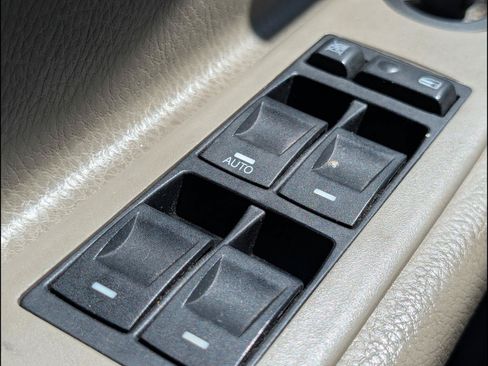 Used 2006 Mitsubishi Raider DuroCross AWD/4WD image 15