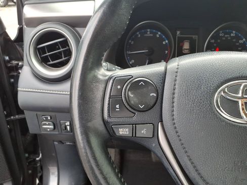 Used 2018 Toyota RAV4 XLE FWD image 10