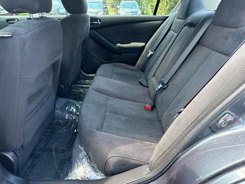 Used 2011 Nissan Altima 2.5 S FWD image 13