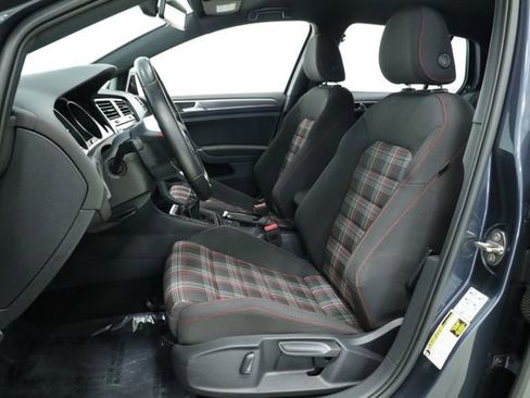 Used 2019 Volkswagen Golf 4-Door image 26