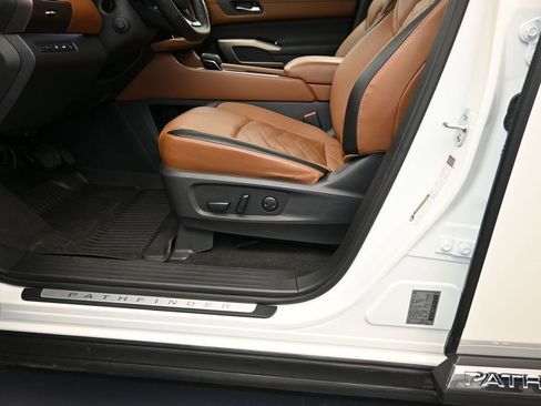 Certified 2023 Nissan Pathfinder Platinum image 23