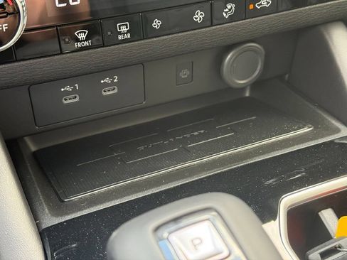 New 2026 Mitsubishi Outlander AWD image 16