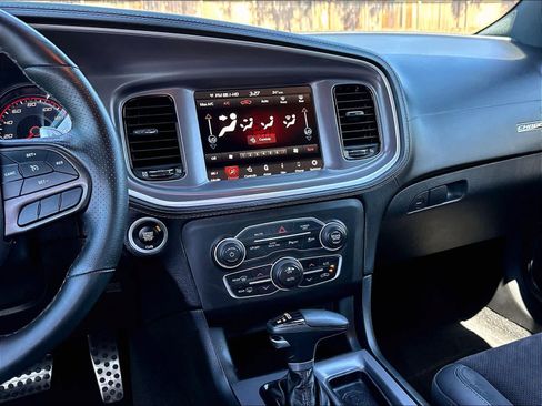 Used 2022 Dodge Charger R/T w/ Plus Group RWD image 9